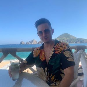 Meet your Posher, Alec